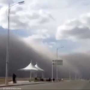 عاصفة رملية قوية تجتاح مدينة صينية