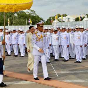 تولت حراسة الملك ثم تزوجته