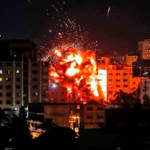 جانب من آثار القصف الإسرائيلي على القطاع مساء السبت.