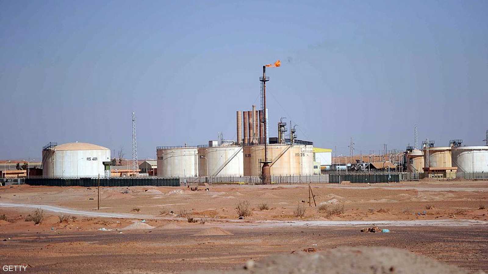 يشكل النفط نحو 94 في المئة من إجمالي الصادرات الجزائرية