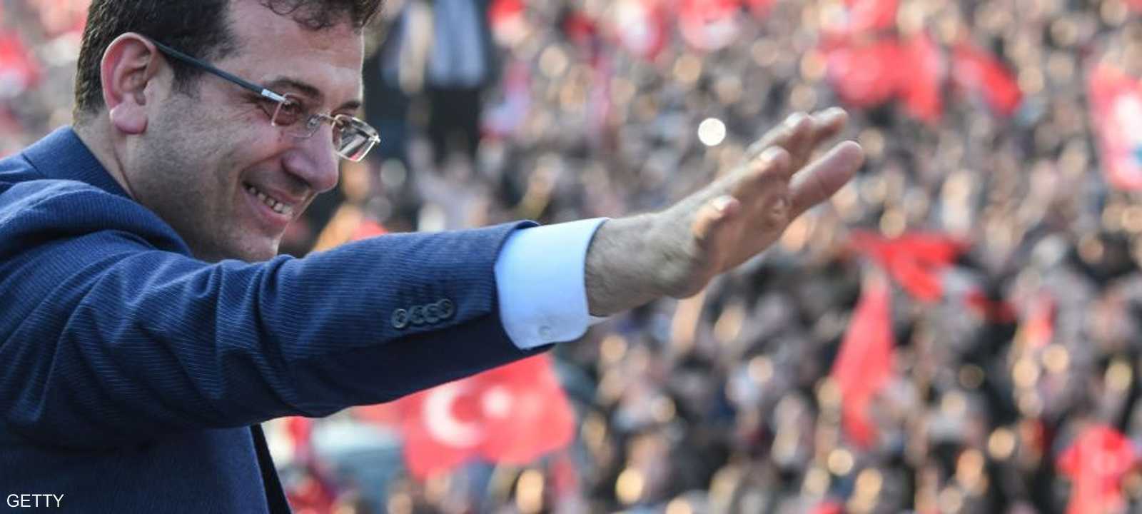 فاز في انتخابات إسطنبول مرشح المعارضة أكرم أوغلو