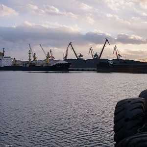 تمت مصادرة السفينة بعد أن احتجزتها إندونيسيا في أبريل الماضي