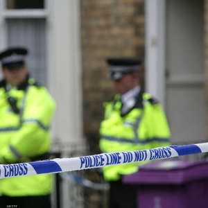 شرطة 3 مناطق تبحث عن المشتبه فيه منذ أسبوعين.