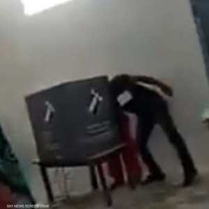 الرجل كرر فعلته مع 3 ناخبات.