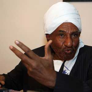 زعيم حزب الأمة القومي الصادق المهدي