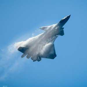 المقاتلة الصينية الشبح من طراز جي-20