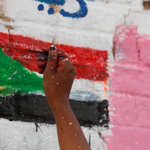 علق المجلس العسكري المباحثات مع قادة التظاهرات لمدة 72 ساعة.