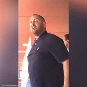 مشجع لـ"السيتي" ينفجر غضبا بسبب صلاح