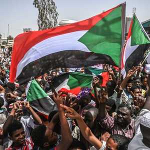 السودانيون يترقبون اجتماع الأحد