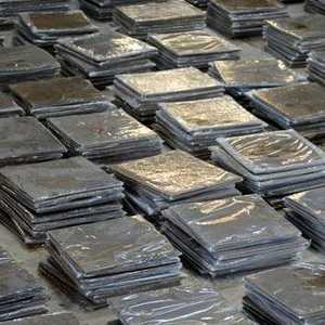 وضعت مادة الحشيش ضمن علب حلويات