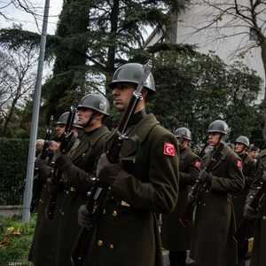 الحكومة التركية تستغل قضية غولن لتسريح الضباط المعارضين