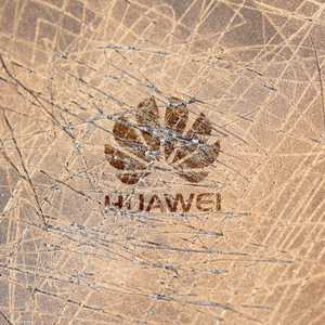 أضرار متزايدة لحقت بشركة "هواوي" بسبب قرارات واشنطن