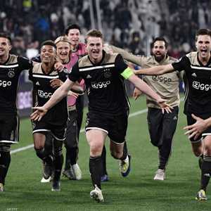 دي ليخت قدم موسما استثنائيا مع أياكس