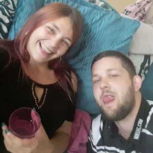 الزوج توفي بعد أن هربت له زوجته المخدرات