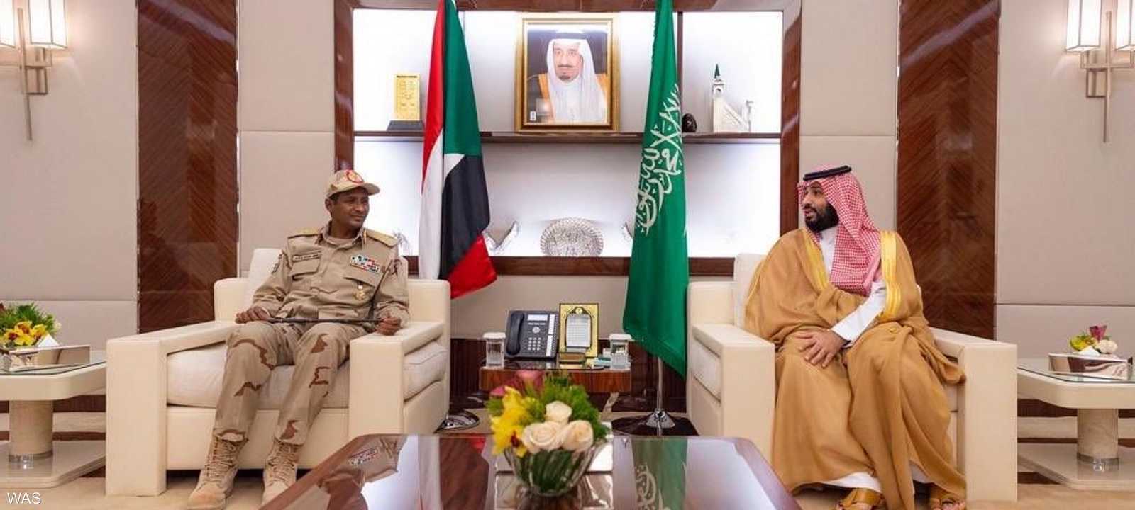 محمد بن سلمان خلال استقباله للفريق دقلو