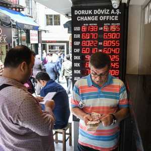 فقدت الليرة التركية 24 في المئة من قيمتها منذ مطلع 2020