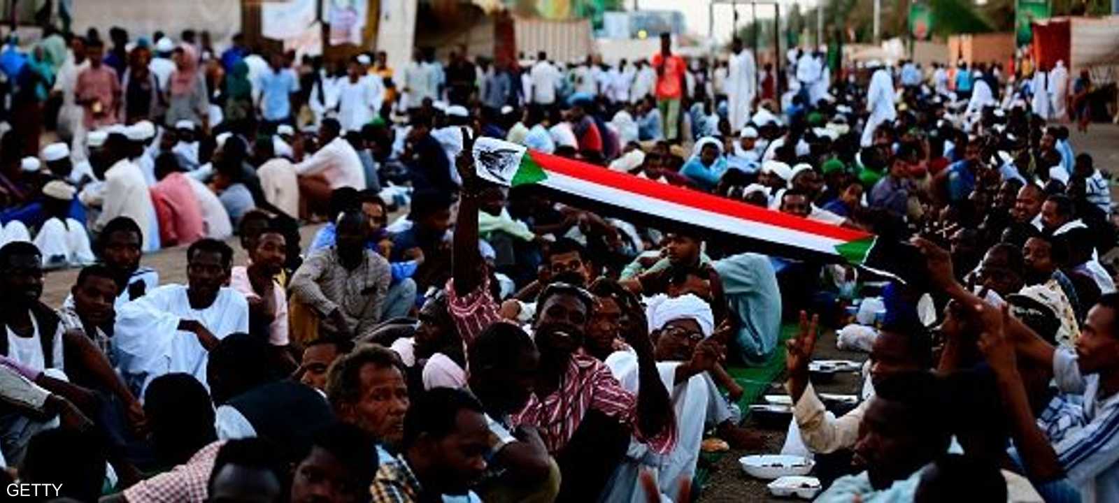 قوى الحرية والتغيير دعت إلى إضراب عام الثلاثاء المقبل.