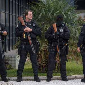 حراس أمام أحد السجون في البرازيل