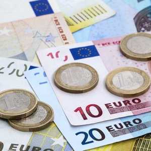 هبوط اليورو نتيجة التوتر السياسي