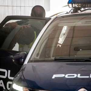 قضت عناصر الشرطة عدة ساعات في مقرات بعض الأندية