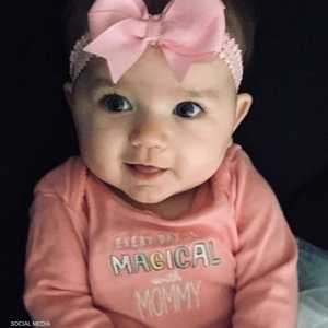 الأم أخذت الطفلة إلى طبيبين مختصين