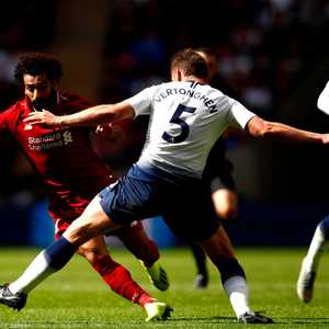 المتابعون يرجحون مباراة جانبية بين صلاح وفيرتونغن