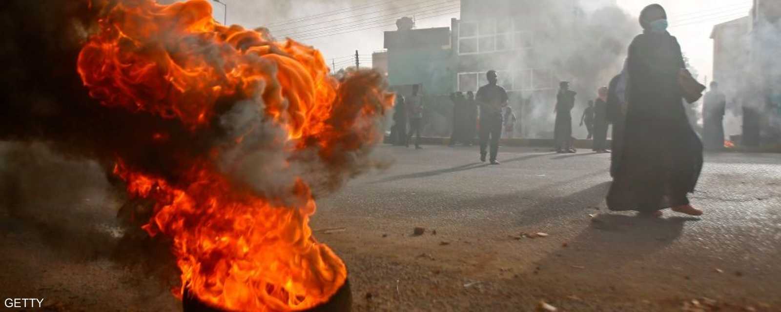محاولة "فض الاعتصام" أمام مقر قيادة الجيش في العاصمة الخرطوم، تسببت في سقوط عدد من القتلى والجرحى