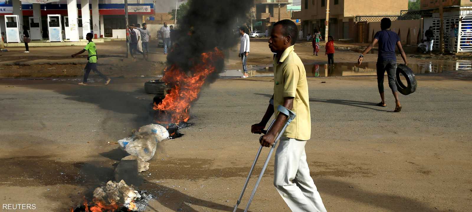 اقتحمت قوات الأمن مخيم الاعتصام في العاصمة