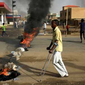 اقتحمت قوات الأمن مخيم الاعتصام في العاصمة