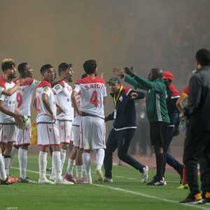 مباراة الإياب توقفت لنحو ساعة ونصف ثم قرر الحكم إنهاءها