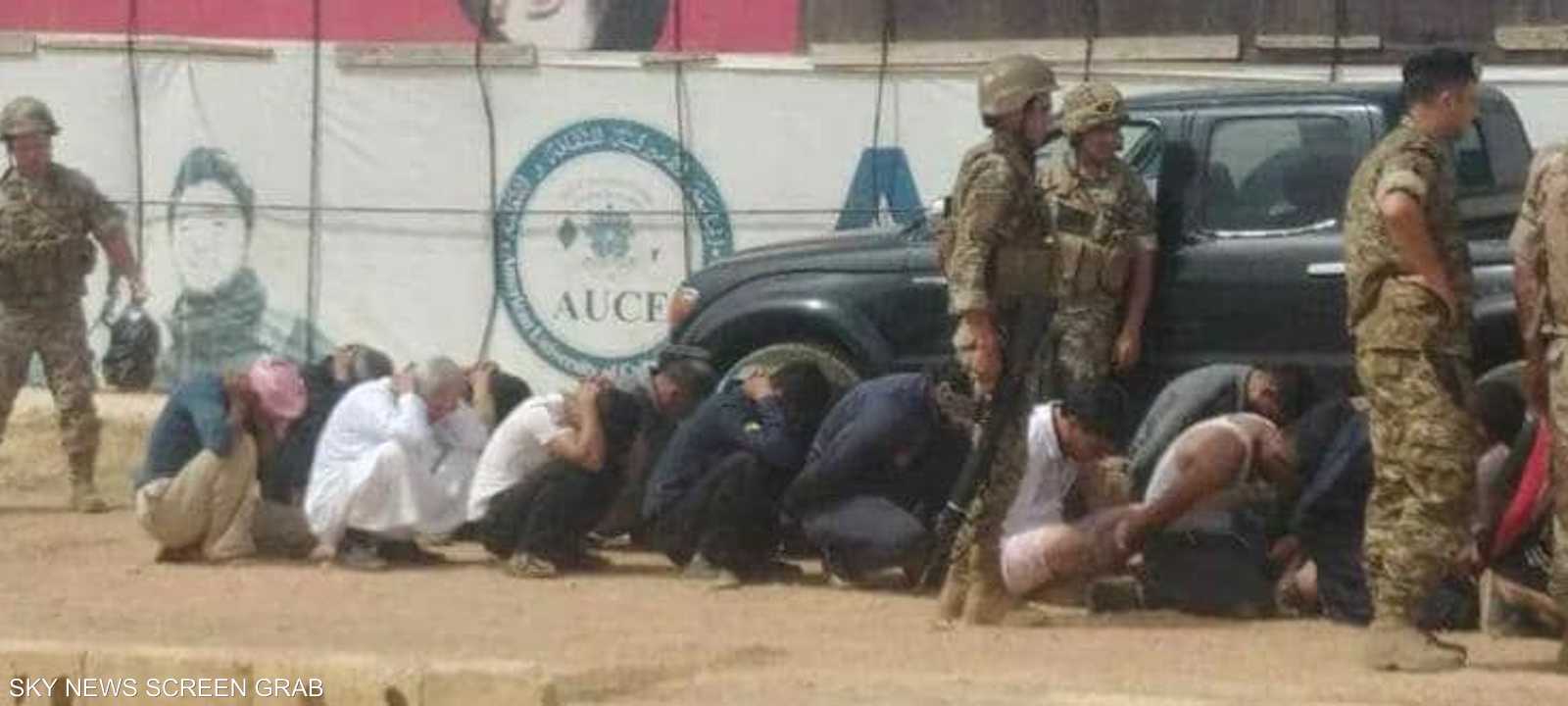 أجهزة الأمن اعتقلت عددا من اللاجئين السوريين