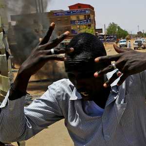 المعارضة تقول إن محاولة فض الاعتصام أسفرت عن 108 قتيل