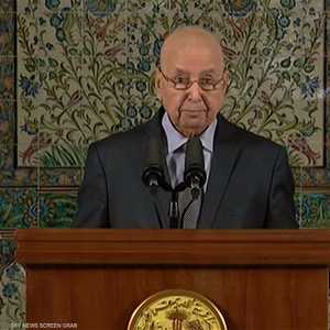 بن صالح: الوضع الحالي يلزمني على الاستمرار في منصبي