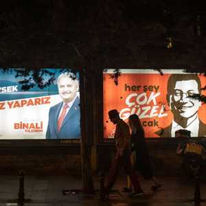 منافسة محتدمة في إسطنبول بين أمام أوغلو (يمين)، ويلدريم