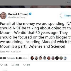 تغريدة ترامب حول القمر والمريخ