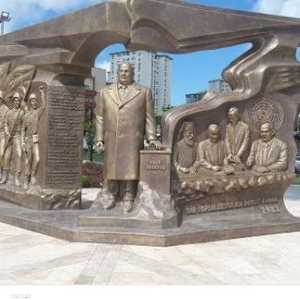 نصب تذكاري للزعيم التركي القبرصي رؤوف نكطاش في إسطبنول