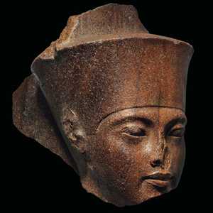 مصر طالبت بوقف بيع تمثال توت عنخ آمون