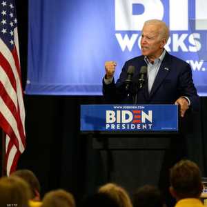 بايدن يتقدم على ساندرز