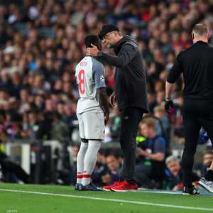 كلوب يتحدث مع كيتا بعد الإصابة أمام برشلونة