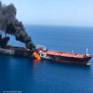 هجوم استهدف ناقلتي نفط في بحر عمان