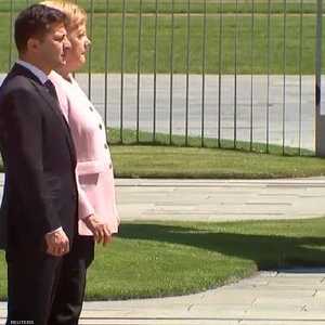 ميركل ترتجف بشكل غريب