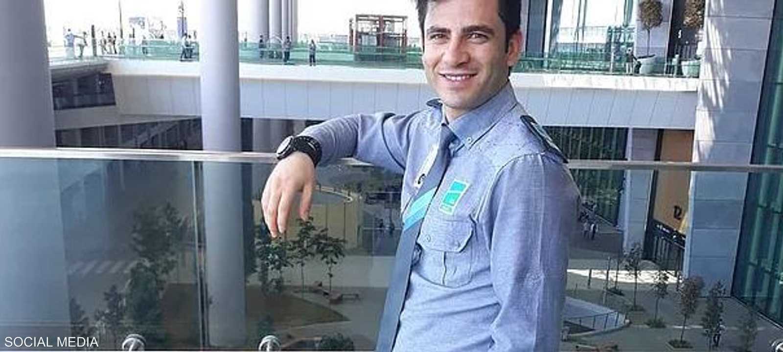 لايك انتحر بسبب شعوره بالاضطهاد