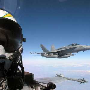 طيارون في البحرية الأميركية رصدوا الأجسام الفضائية