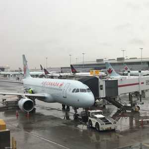 نامت المرأة في الطائرة ولم ينتبه لها أحد قبل أن تستيقظ وحيدة