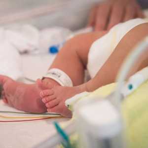 صحة من وضعتهم أمهات مصابات بكورونا تثير قلق العلماء