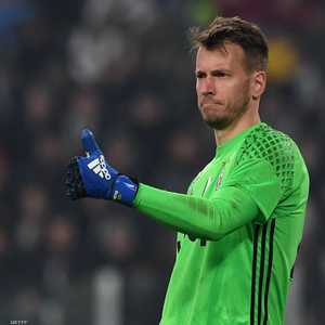 خاض نيتو 47 مباراة بجميع المسابقات في الموسم الماضي