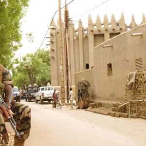 قوة أممية أمام أحد المساحد في مالي. (أرشيفية)