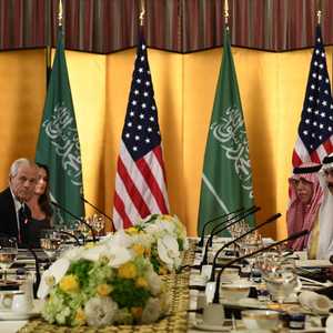 جانب من اللقاء بين الجانبين