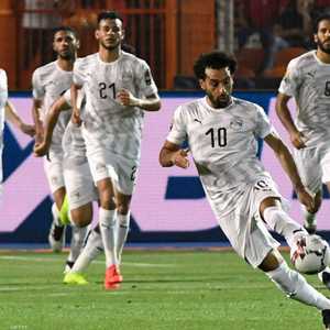 صلاح تألق بالزي الأبيض