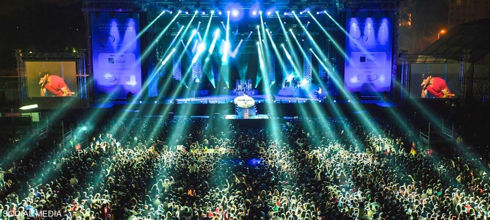 جلب المهرجان مجموعة كبيرة من الفنانين العرب والأجانب